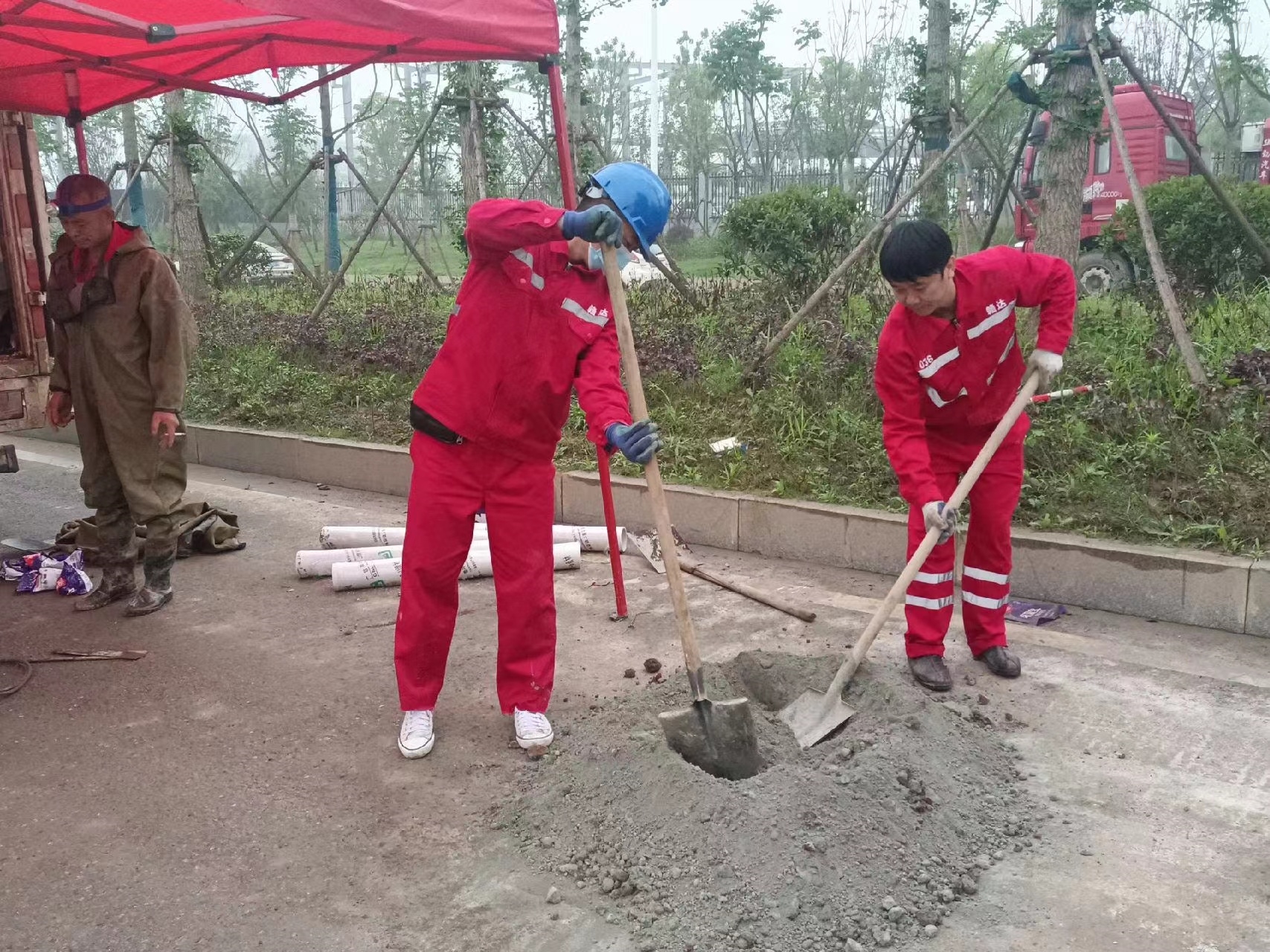 解放管道疏通哪家好】及时进行市政管道清淤
